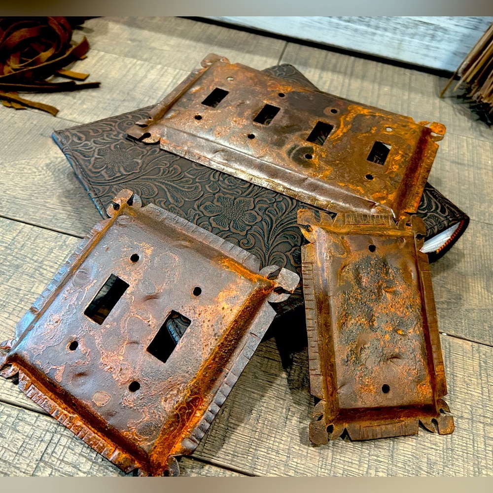 Rustic Western Wallplate set. Never Used!